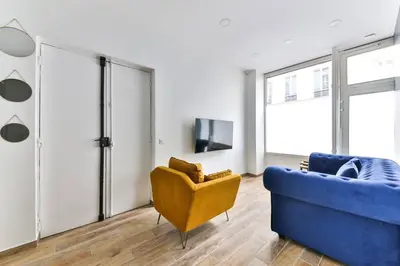 Télévision ou salle de divertissement dans l'établissement New&Renovated in heart of PARIS- 6pers