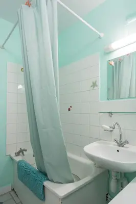 Salle de bains dans l'établissement Double bedroom with shared kitchen & bathroom, Paris