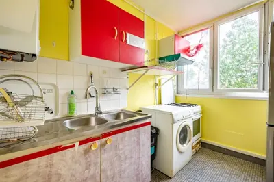 Cuisine ou kitchenette dans l'établissement Double bedroom with shared kitchen & bathroom, Paris