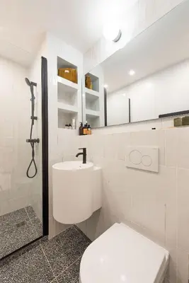 Salle de bains dans l'établissement Central and renovated Parisian apartment, 6-7 guests