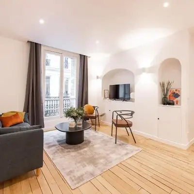 Central and renovated Parisian apartment