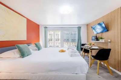 Un ou plusieurs lits dans un hébergement de l'établissement Cosy studio for 2 people - Jardin du Luxembourg