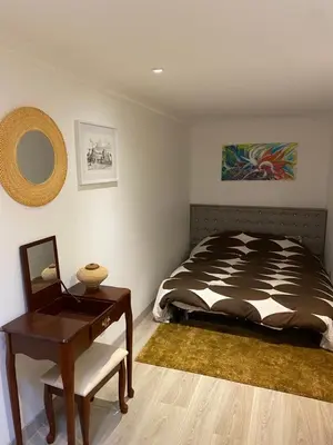 Un ou plusieurs lits dans un hébergement de l'établissement Cosy, charming apartment with courtyard