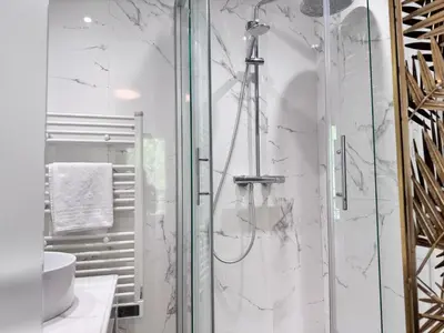 Salle de bains dans l'établissement FRUITIERS2 - Bright 3 BR 15' away from the center of Paris