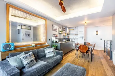 Cuisine ou kitchenette dans l'établissement Modern Family Apartment Next To The Eiffel Tower