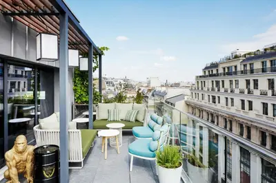 Balcon ou terrasse dans l'établissement citizenM Paris Champs-Élysées