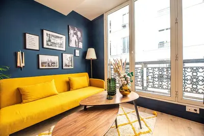 Coin salon dans l'établissement Monsieur Pigalle
