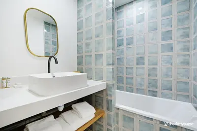 Salle de bains dans l'établissement CMG Résidence République II - Rue Béranger