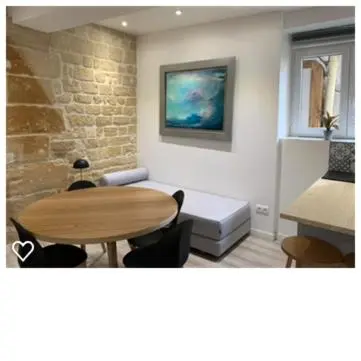Coin salon dans l'établissement Luxueux 2 pièces, 100m de la rue de Bretagne, Métro Arts et Métiers