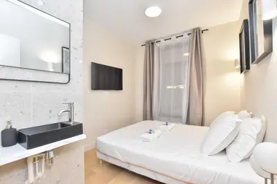 Télévision ou salle de divertissement dans l'établissement Peaceful apartment - 2BR-6P - Trocadero