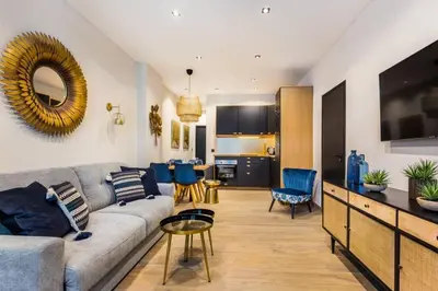 Télévision ou salle de divertissement dans l'établissement Nation-Charonne II Charming Apartment 1BR-4P