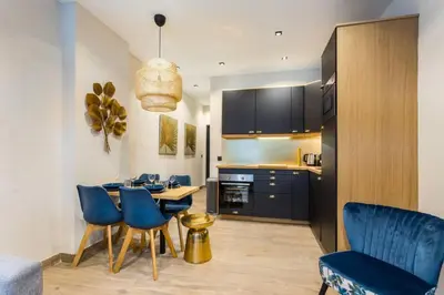Cuisine ou kitchenette dans l'établissement Nation-Charonne II Charming Apartment 1BR-4P