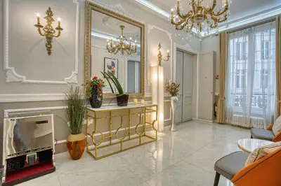 Coin salon dans l'établissement Galeries LaFayette - 7 bedrooms - lift - aircon