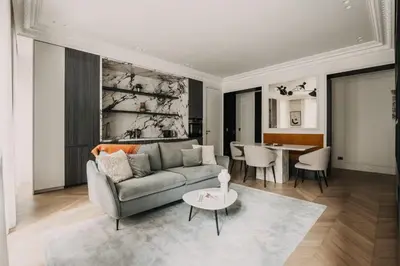 Coin salon dans l'établissement HIGHSTAY - Luxury Serviced Apartments - Champs-Elysées