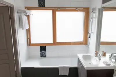 Salle de bains dans l'établissement Residhome Paris Issy Les Moulineaux