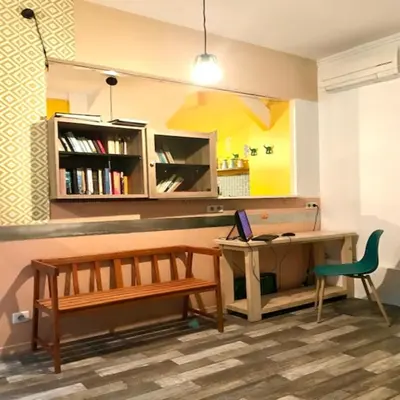 Bibliothèque dans l'auberge de jeunesse