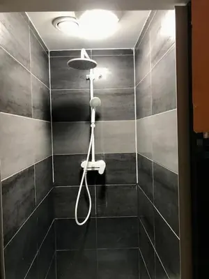 Salle de bains dans l'établissement trendy hostel