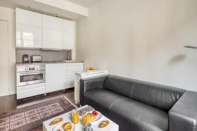 Cuisine ou kitchenette dans l'établissement Charming Apartment close to Gare de Lyon