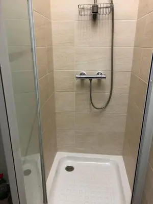 Salle de bains dans l'établissement Studio à Paris près du Pont Mirabeau et Tour Eiffel