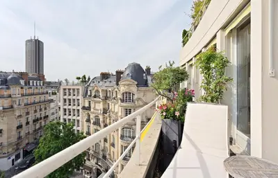 Balcon ou terrasse dans l'établissement GuestReady - Stunning Apt near Champs Elysées