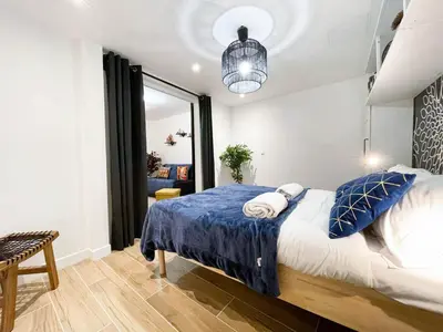 Un ou plusieurs lits dans un hébergement de l'établissement LA GRACIEUSE - MILORA INN - Central Paris