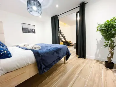 Un ou plusieurs lits dans un hébergement de l'établissement LA GRACIEUSE - MILORA INN - Central Paris