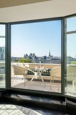 Balcon ou terrasse dans l'établissement Cheval Blanc Paris & Dior Spa Cheval Blanc Paris