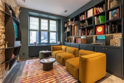 Coin salon dans l'établissement Hôtel Amoi Paris