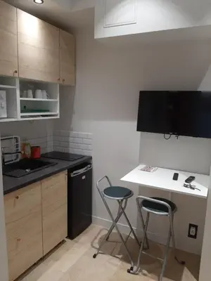 Cuisine ou kitchenette dans l'établissement la studette du théâtre