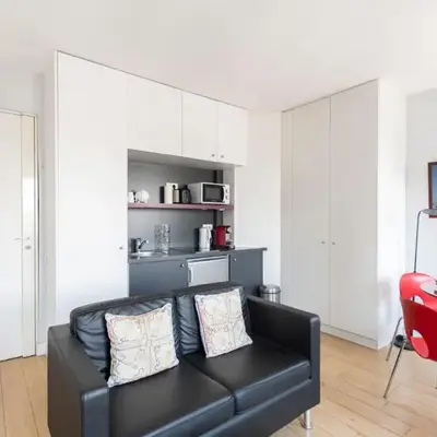 GuestReady -Cozy Apartment with Eiffel Tower view