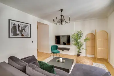 Télévision ou salle de divertissement dans l'établissement Beautiful apartment for 8 people
