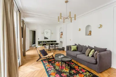 Coin salon dans l'établissement Habitat Parisien - 2BR-2BA - Marais - Centre Pompidou