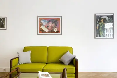 Coin salon dans l'établissement Chuquet par Locappart - Lumineux & Art Deco