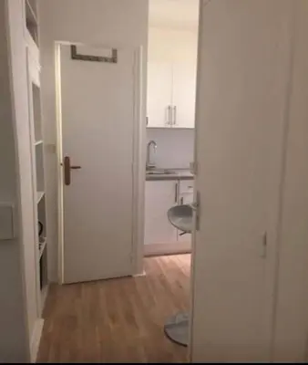 Salle de bains dans l'établissement Studio Cosy à 5 minutes de la Gare de Lyon