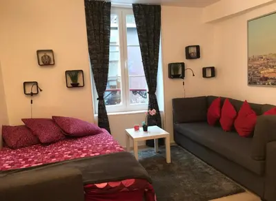Coin salon dans l'établissement Studio Cosy à 5 minutes de la Gare de Lyon