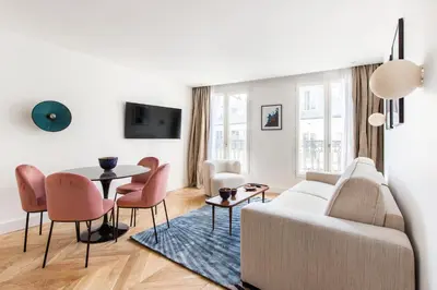 Télévision ou salle de divertissement dans l'établissement Quartier Libre - Saint Georges