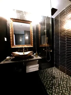 Salle de bains dans l'établissement Da Vinci Apartment Paris Montmartre AirCon