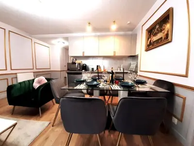 Cuisine ou kitchenette dans l'établissement Da Vinci Apartment Paris Montmartre AirCon