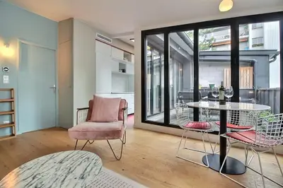 Coin salon dans l'établissement PARISIAN HOME l MARAIS
