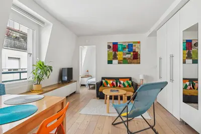 Coin salon dans l'établissement Nice apartment in the heart of Paris by Weekome