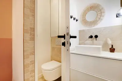 Salle de bains dans l'établissement Pick A Flat's Apartment in Reuilly-Diderot - Rue Claude Tillier