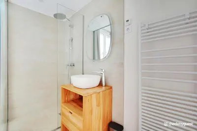 Salle de bains dans l'établissement Beautiful apartment- 3BR-10P - Montparnasse