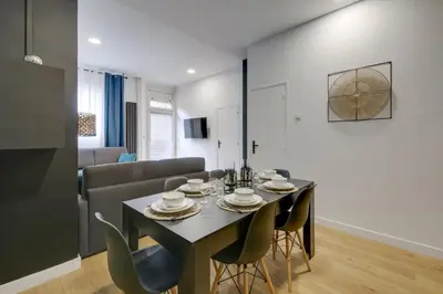 Télévision ou salle de divertissement dans l'établissement 195 Suite Royal - Superb apartment in Paris