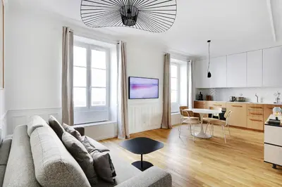 Cuisine ou kitchenette dans l'établissement Pick A Flat's Apartment in Marais/Oberkampf - bvd du Temple
