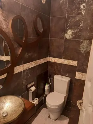 Salle de bains dans l'établissement Parisian Sparkle Retreat, 150m from American Hospital