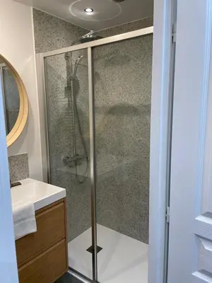 Salle de bains dans l'établissement Studio 4P Calme/Full Equipped/Charonne/PereLachese