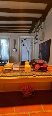 Télévision ou salle de divertissement dans l'établissement Cozy apt Heart of Paris, 3 mins Louvre