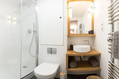 Salle de bains dans l'établissement GuestReady-Designer Studio for 2, close to Louvre!