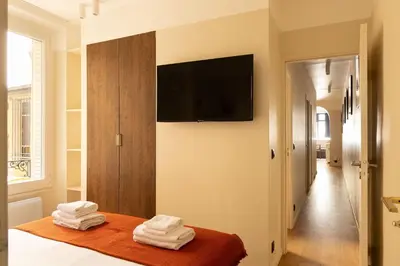 Télévision ou salle de divertissement dans l'établissement Jardin des Plantes - Amazing 2BR 4P apartment
