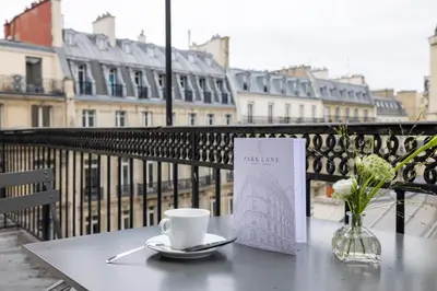 Balcon ou terrasse dans l'établissement Hotel Park Lane Paris